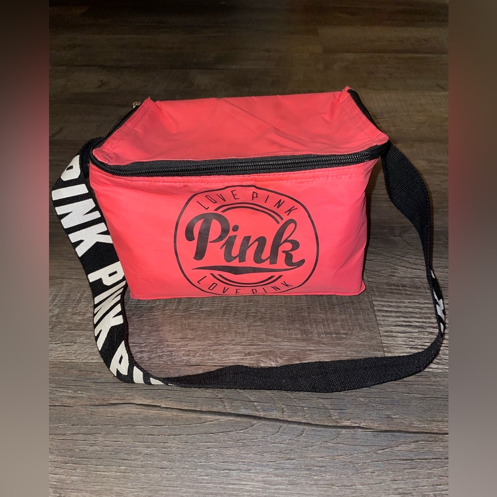 PINK Victoria’s Secret lunch box